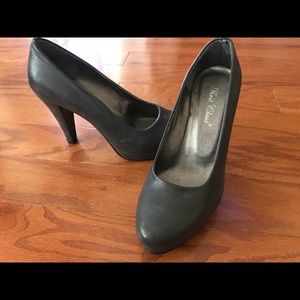 First class faux leather size 8 european grey